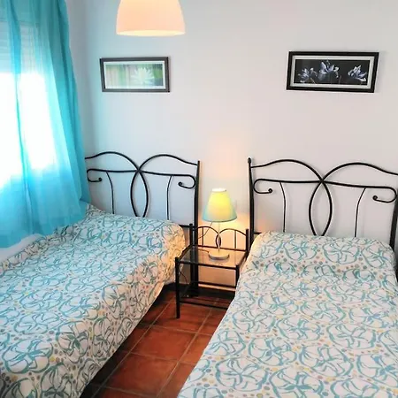 Apartamento Piscina Y Garaje A 300 M De Playa Rota