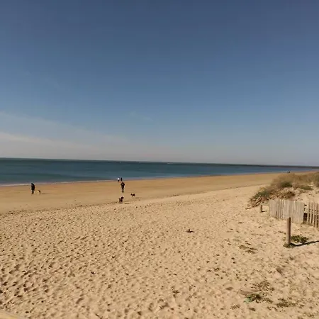 Piscina Y Garaje A 300 M De Playa